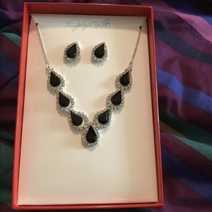 Necklace and earrings set